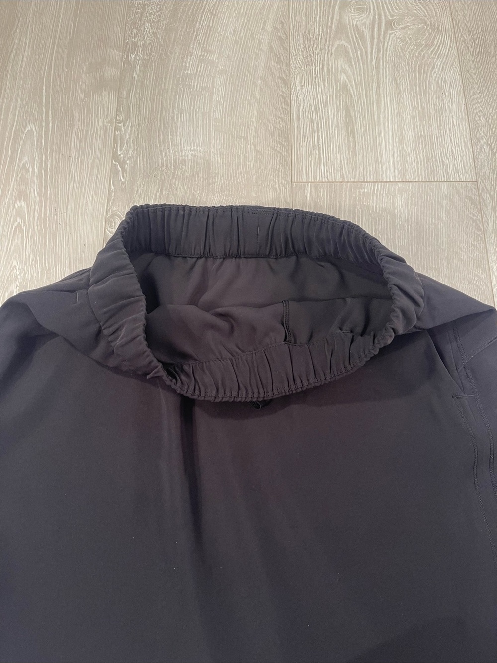Lululemon On The Fly Skirt *Woven
Black size 8 - Picture 9 of 13